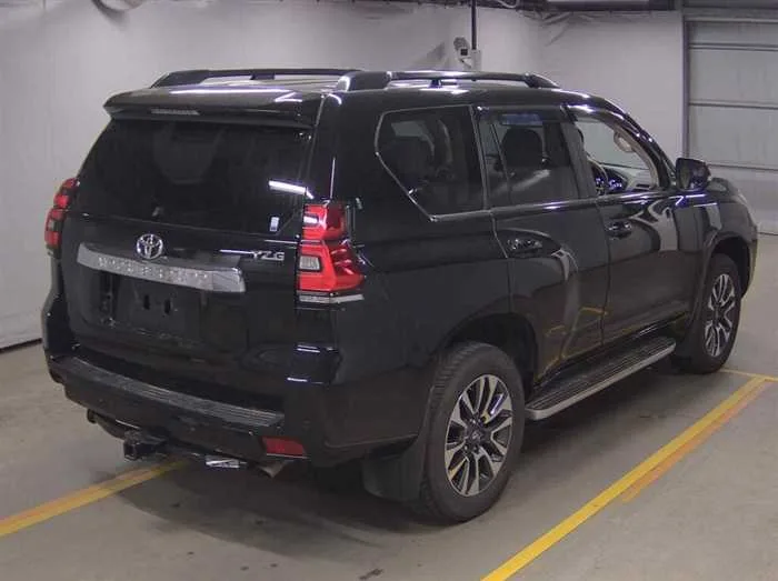 Toyota Land Cruiser Prado TZ-G DIESEL SUNROOF 7-SEATS 2023 — миниатюра 4