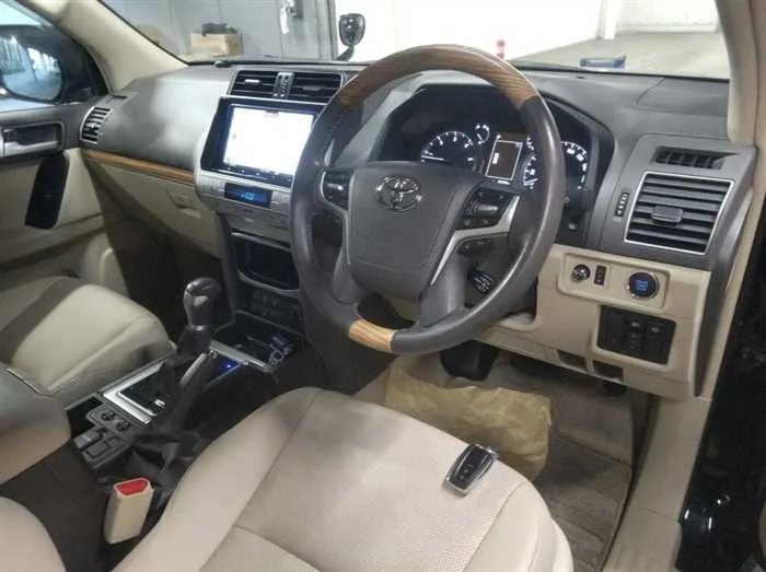 Toyota Land Cruiser Prado TX-L DIESEL SUNROOF 5-SEATS 2023 — миниатюра 5