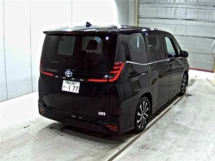 Toyota Noah ? 2023 — миниатюра 2