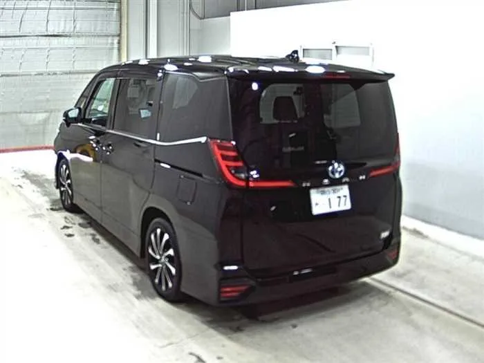Toyota Noah ? 2023 — миниатюра 5