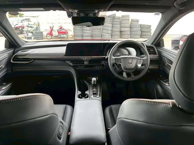 Toyota Crown Estate 2025 — миниатюра 2