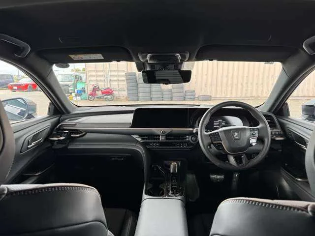Toyota Crown Estate 2025 — миниатюра 2