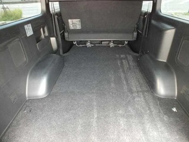 Toyota Hiace Van 2023 — миниатюра 4