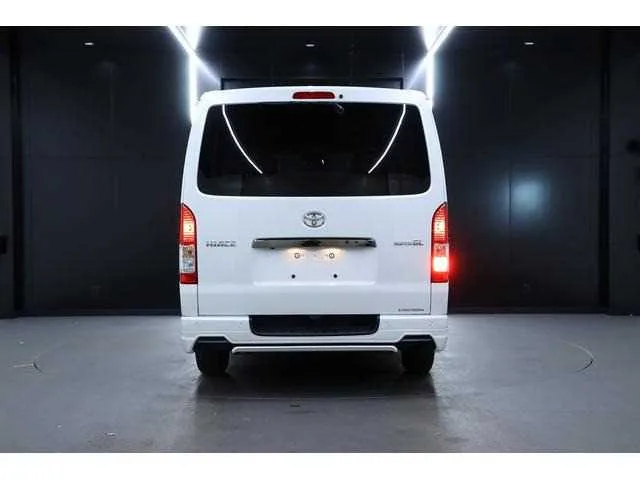 Toyota Hiace Van 2023 — миниатюра 3