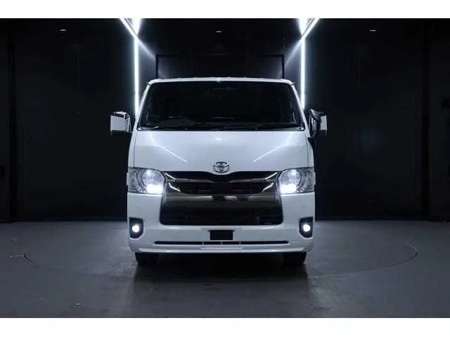 Toyota Hiace Van 2023 — фото 1, купить с доставкой в Москву