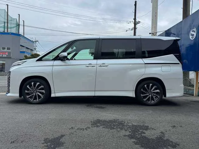 Toyota Voxy 2026 — миниатюра 3