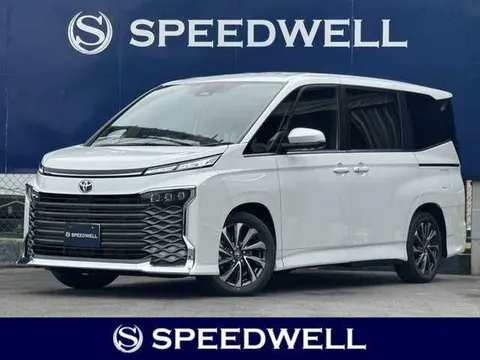 Toyota Voxy 2026 купить в Москве