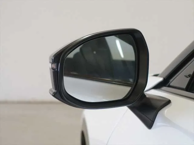 Toyota Crown Estate 2025 — миниатюра 3