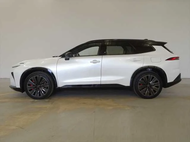 Toyota Crown Estate 2025 — миниатюра 5