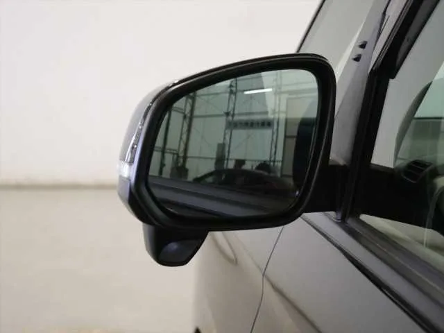 Toyota Voxy 2024 — миниатюра 3