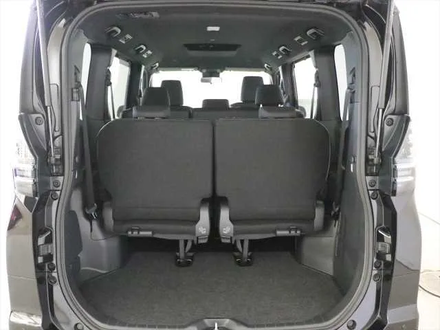 Toyota Voxy 2024 — миниатюра 4