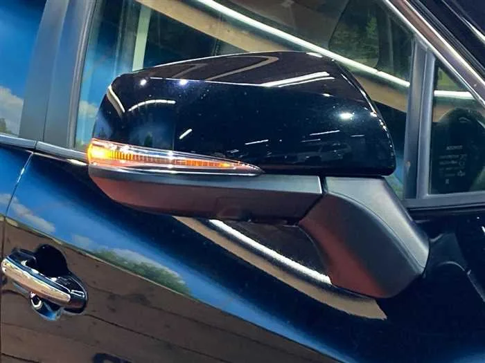 Toyota RAV4 2023 — миниатюра 2