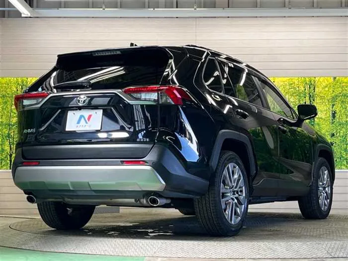 Toyota RAV4 2023 — миниатюра 3