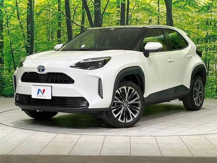 Toyota Yaris Cross 2022 — фото 1, купить с доставкой в Москву