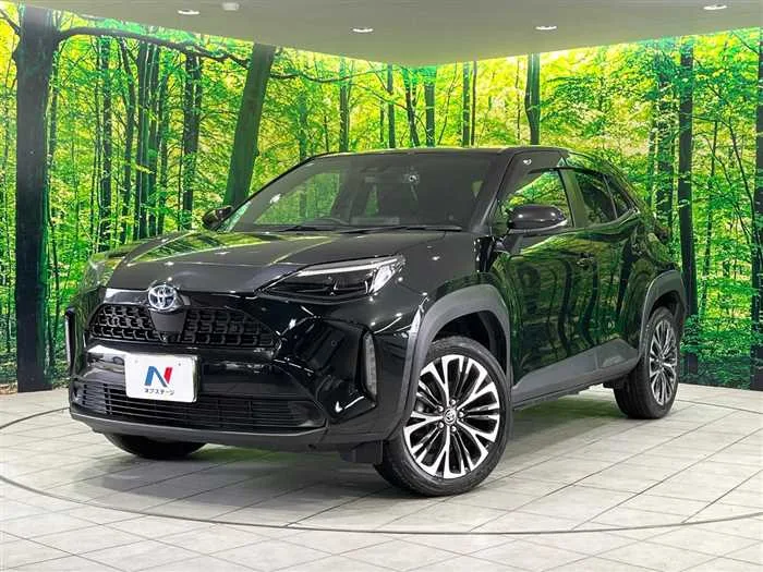Toyota Yaris Cross 2023 — фото 1, купить с доставкой в Москву