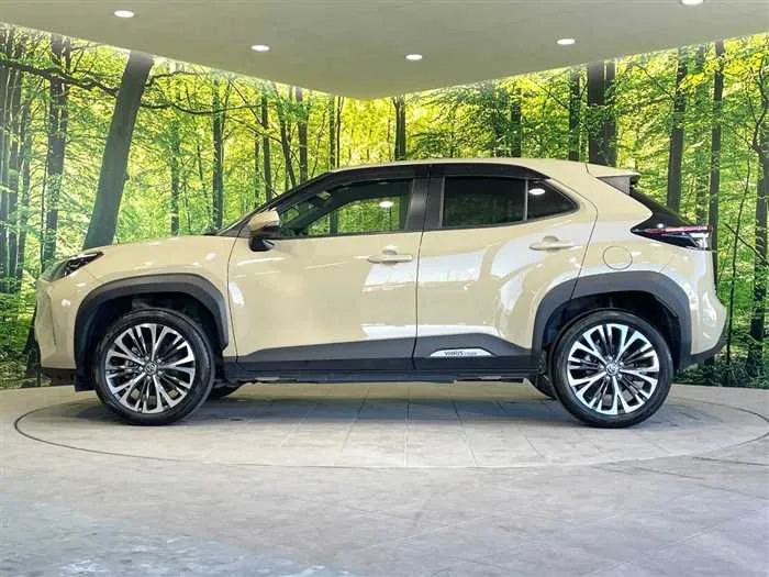 Toyota Yaris Cross 2023 — миниатюра 3