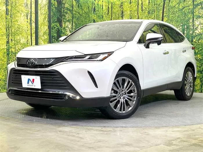 Toyota Harrier 2022 — фото 1, купить с доставкой в Москву
