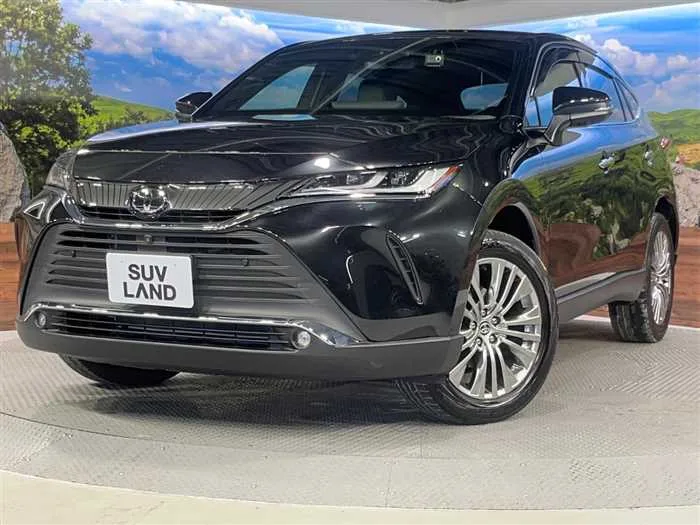 Toyota Harrier 2022 — фото 1, купить с доставкой в Москву