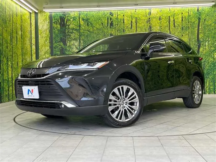 Toyota Harrier 2022 — фото 1, купить с доставкой в Москву