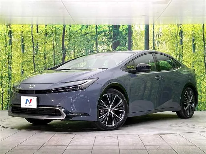 Toyota Prius 2025 — фото 1, купить с доставкой в Москву