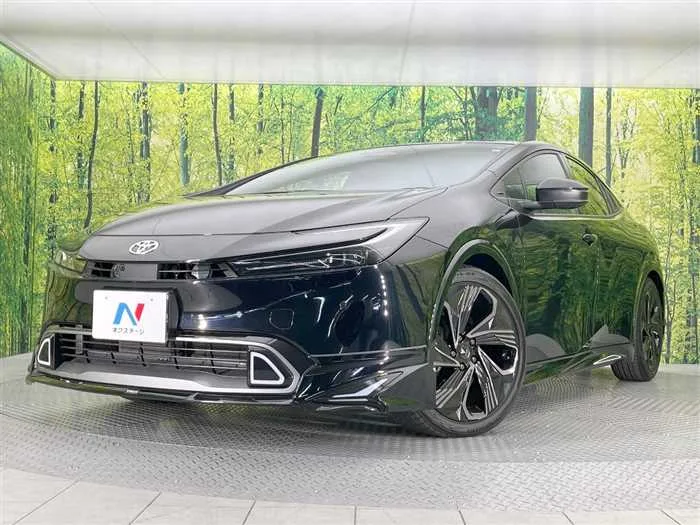 Toyota Prius 2023 — фото 1, купить с доставкой в Москву