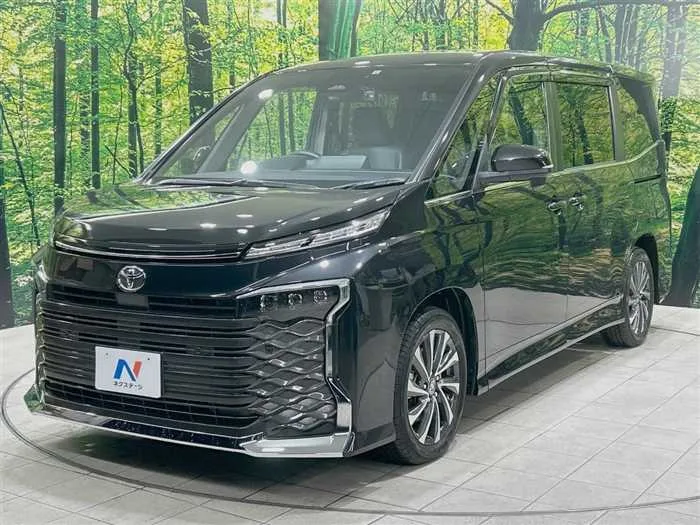 Toyota Voxy 2023 — миниатюра 3