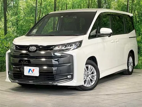 Toyota Noah 2023 купить в Москве