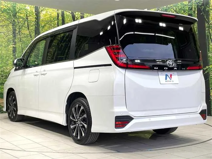 Toyota Noah 2023 — миниатюра 4
