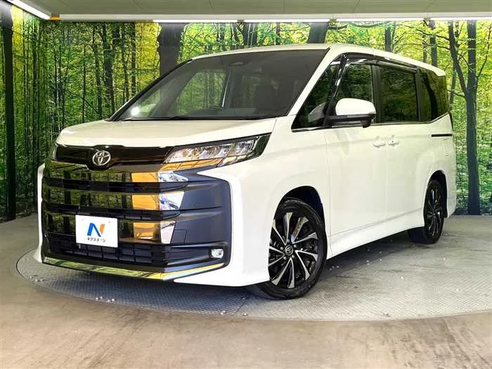 Toyota Noah 2024 — фото 1, купить с доставкой в Москву