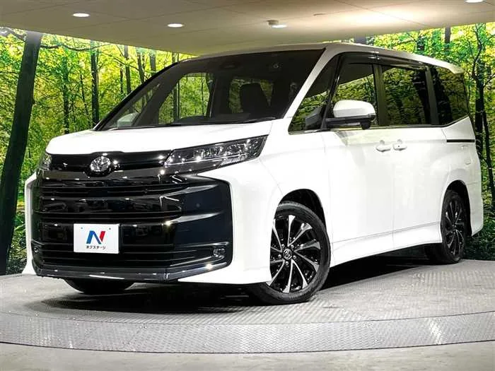 Toyota Noah 2024 — фото 1, купить с доставкой в Москву