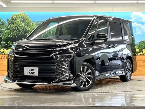 Toyota Voxy 2024 купить в Москве