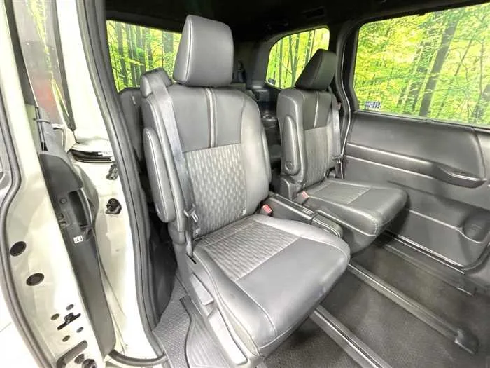 Toyota Noah 2025 — миниатюра 3