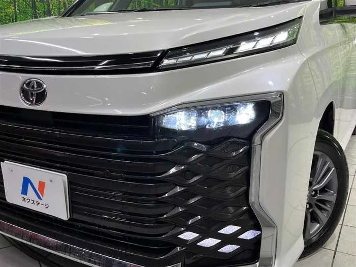 Toyota Voxy 2025 — миниатюра 4