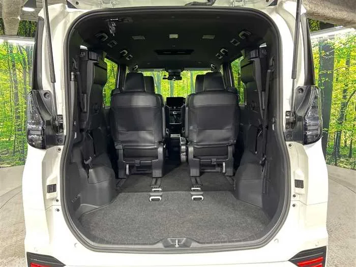Toyota Voxy 2025 — миниатюра 3