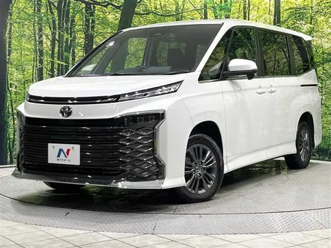 Toyota Voxy 2025 купить в Москве