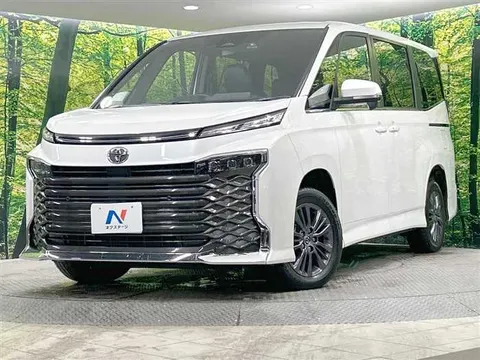 Toyota Voxy 2025 купить в Москве