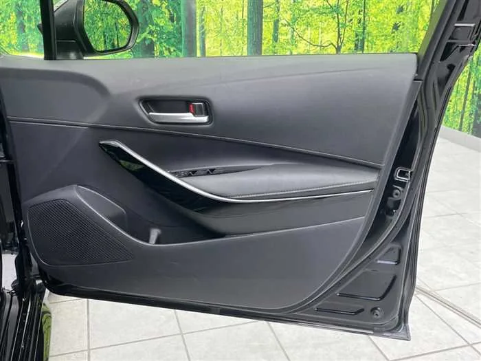 Toyota Corolla Sedan 2024 — миниатюра 3