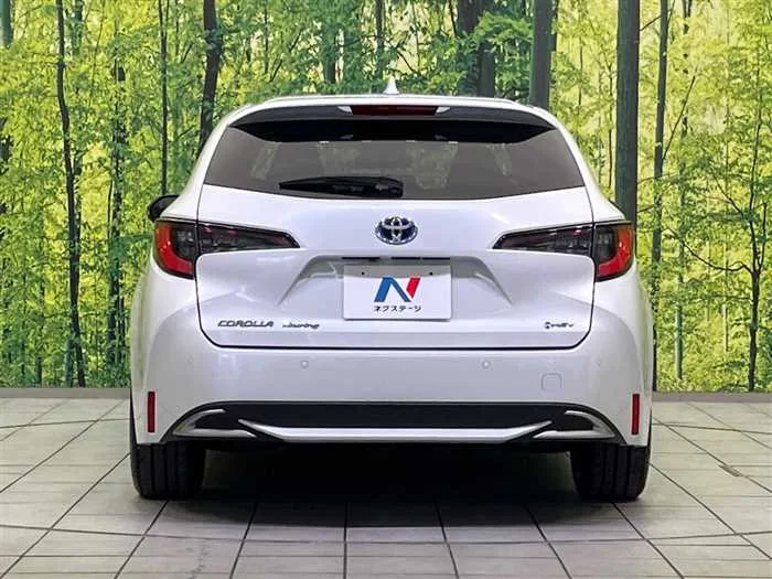 Toyota Corolla Sedan 2024 — миниатюра 3