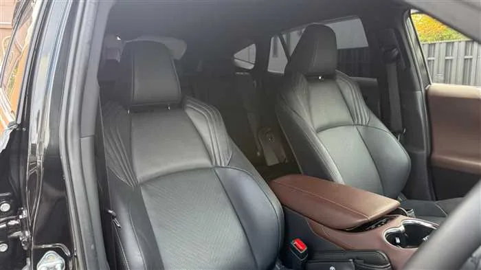 Toyota Harrier Hybrid Z 2023 — миниатюра 3