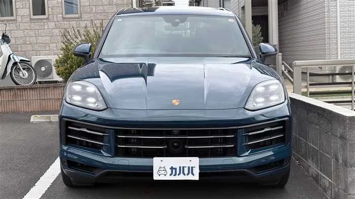 Porsche Cayenne 2023 — миниатюра 2