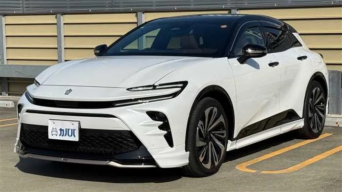 Toyota Crown Z 2025 — фото 1, купить с доставкой в Москву