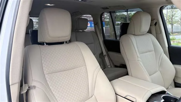 Toyota Land Cruiser ZX 2024 — миниатюра 3