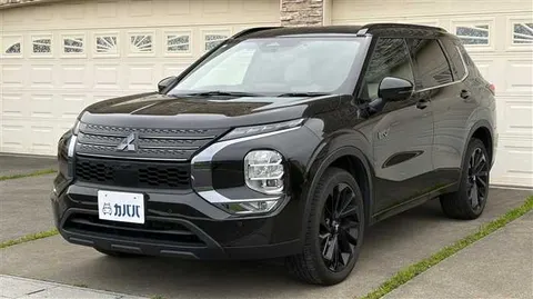 Mitsubishi OUTLANDER PHEV 2023 купить в Москве