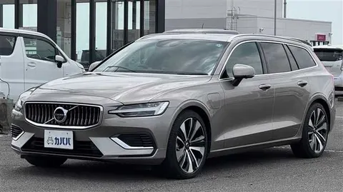 Volvo V60 2022 купить в Москве