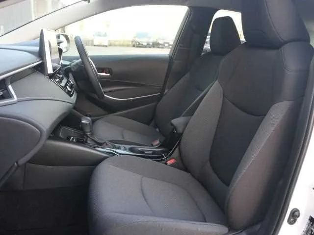 Toyota Corolla Sedan 2024 — миниатюра 3