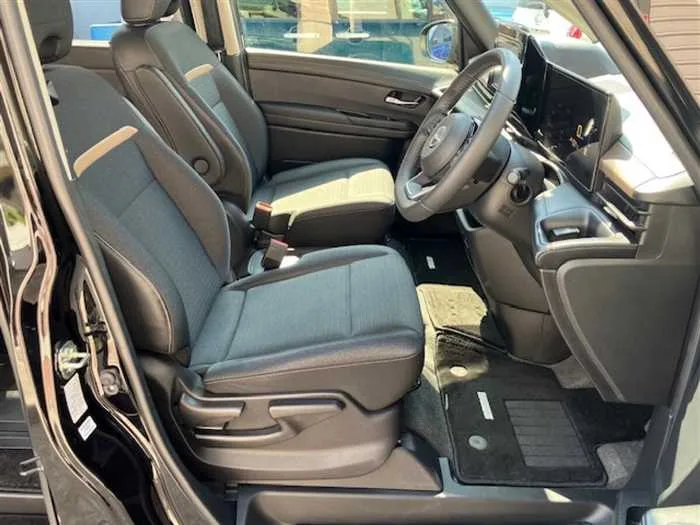 Nissan Serena E HighwayStar 2024 — миниатюра 3