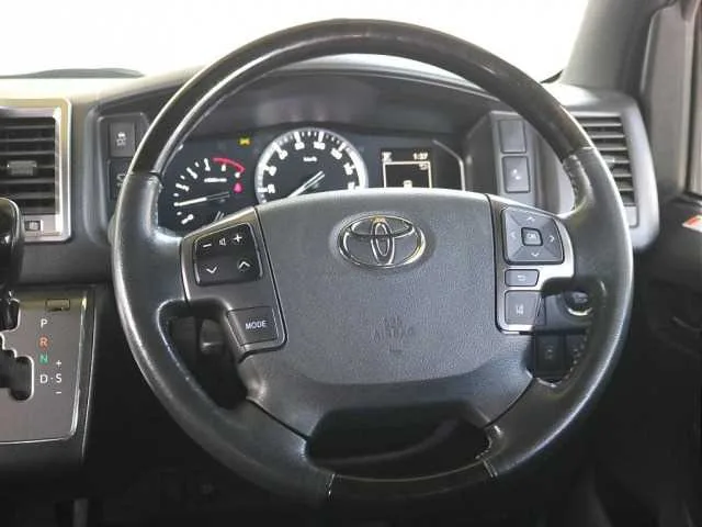 Toyota Hiace Van 2022 — миниатюра 5