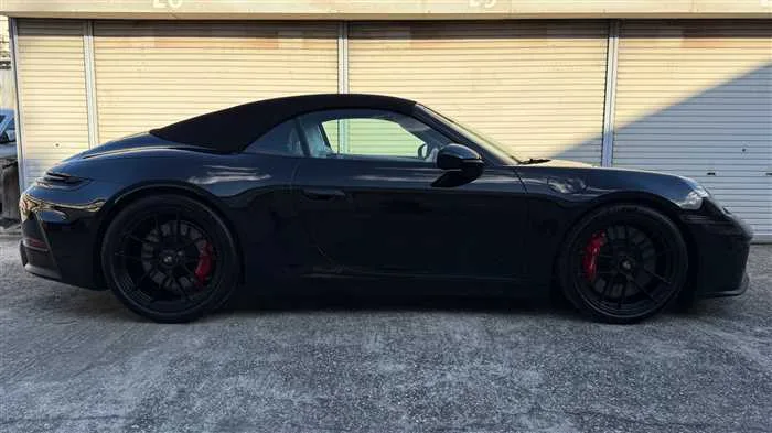 Porsche 911 GTS PDK 2025 — миниатюра 3