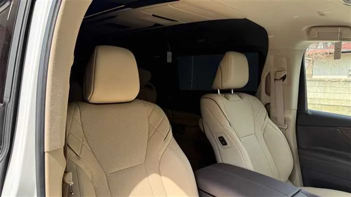 Toyota Alphard E-Four 2024 — миниатюра 3