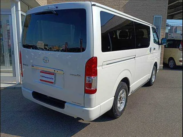 Toyota Hiace Van 2022 — миниатюра 5